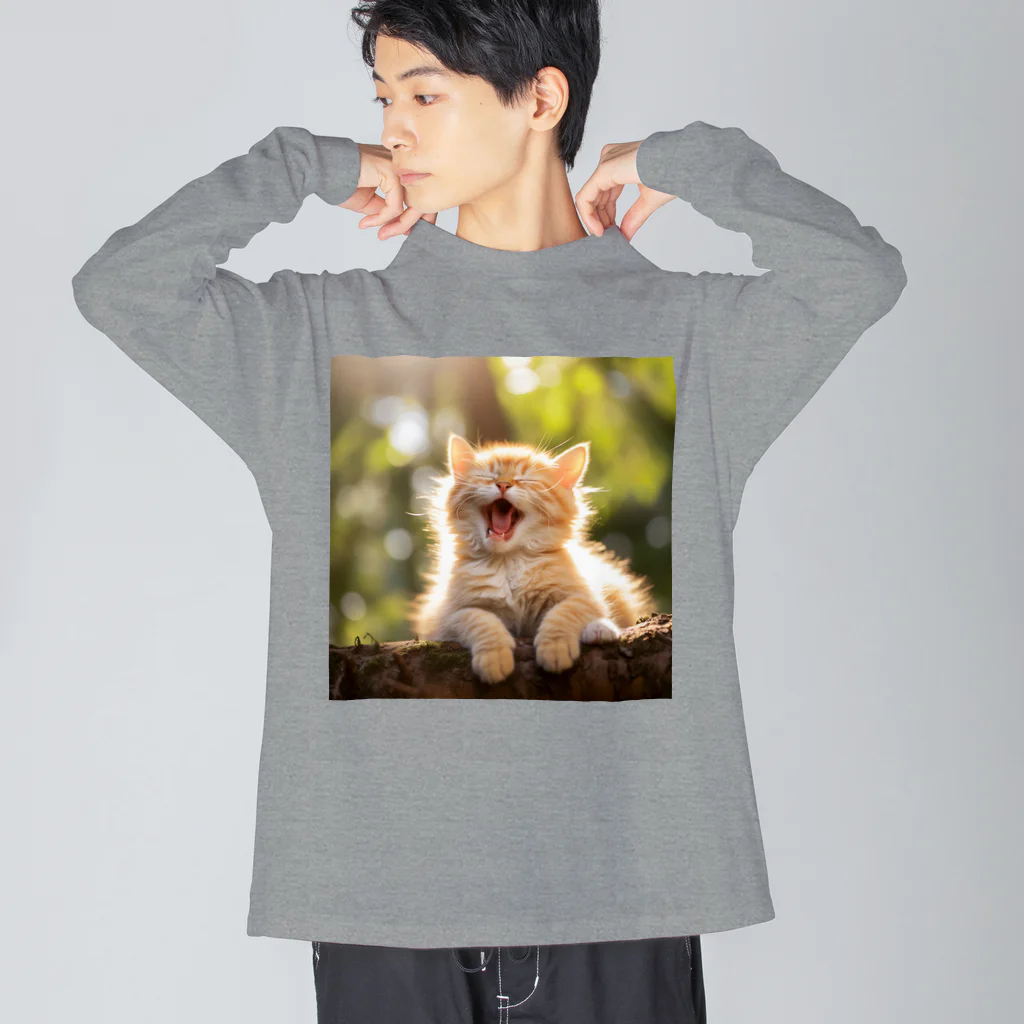 ショップ　猫まみれの子猫のあくび　yawning kitty Big Long Sleeve T-Shirt