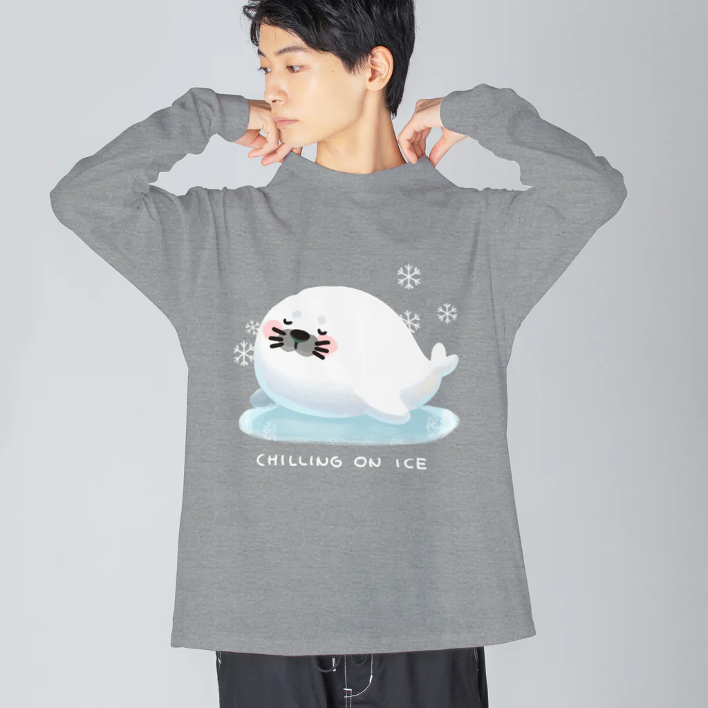 YouStoreの氷の上で眠るふわふわのアザラシ Big Long Sleeve T-Shirt