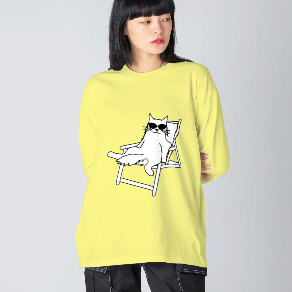 V Voca.のデッキチェアに座る猫 A ビッグシルエットロングスリーブTシャツ