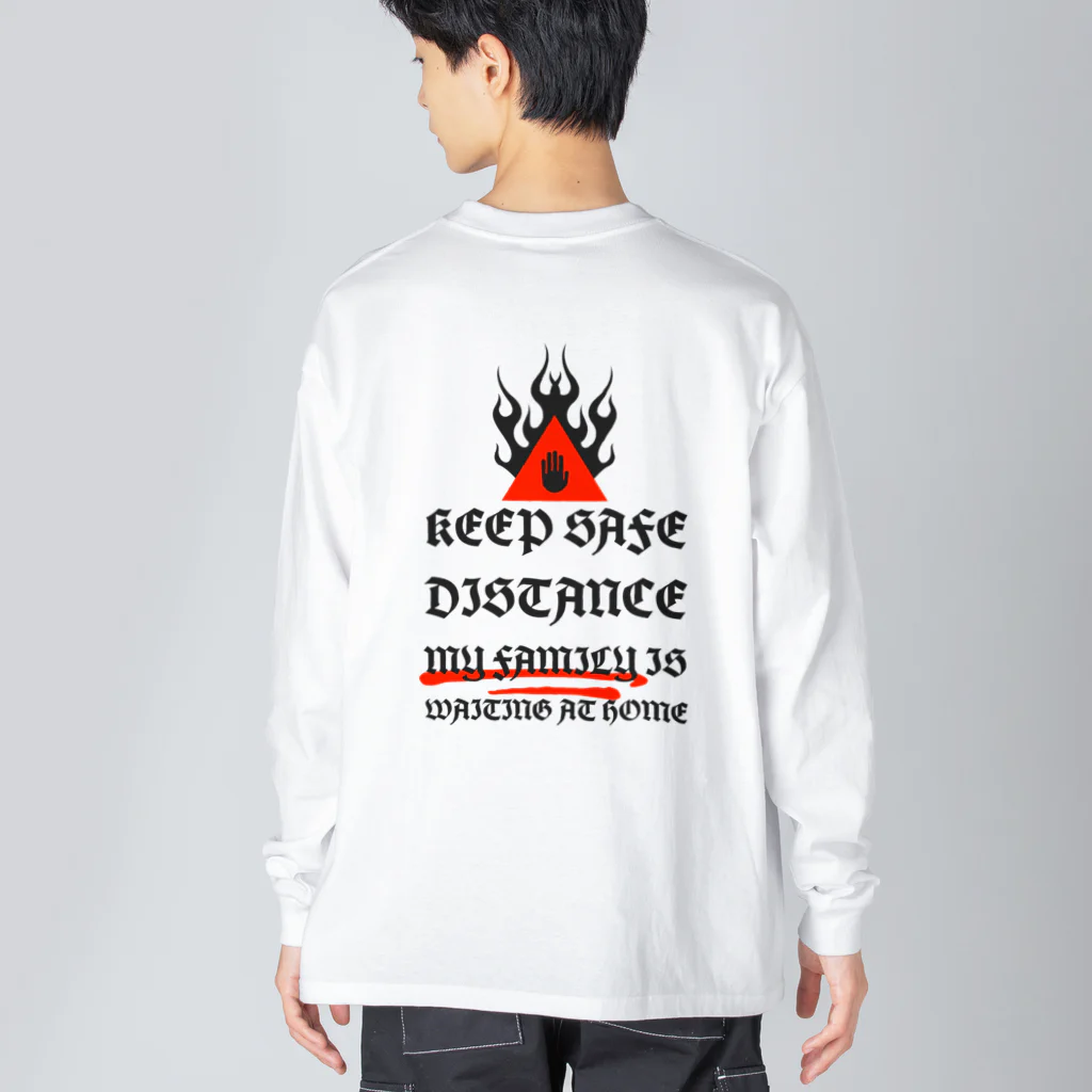 schwartz supply.のKeep Safe Distance Big Long Sleeve T-Shirt