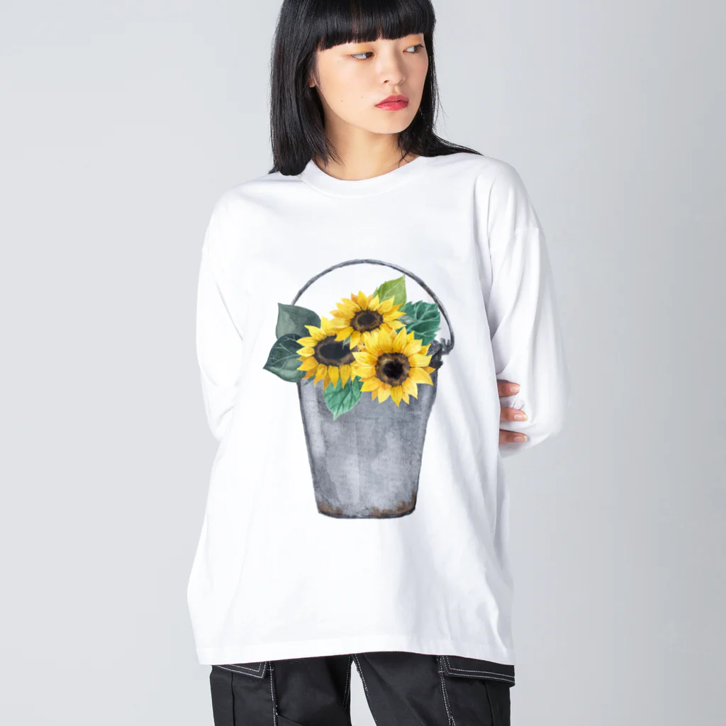 Fred HorstmanのWatering bucket and sunflowers  じょうろ と ひまわり ビッグシルエットロングスリーブTシャツ