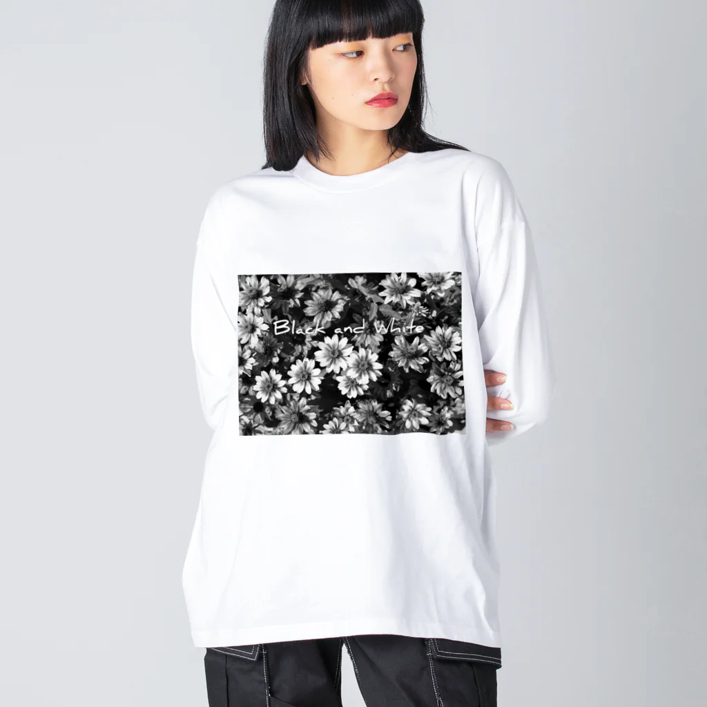 FILM CANERA FANのモノクロームの花 ビッグシルエットロングスリーブTシャツ