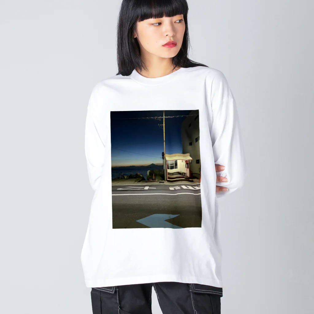 inacameraのバス停 Big Long Sleeve T-Shirt