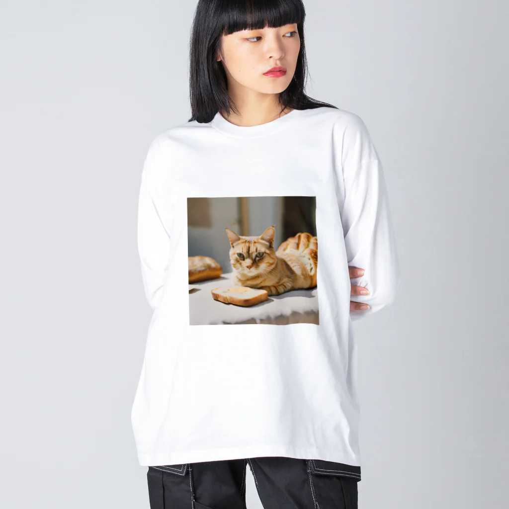 猫雑貨屋　ねこまろのパンの化身、茶トラ ビッグシルエットロングスリーブTシャツ