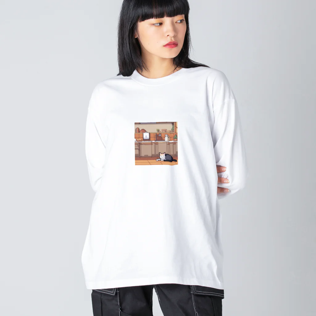 masaのカウンターの上で眠っている猫 Big Long Sleeve T-Shirt