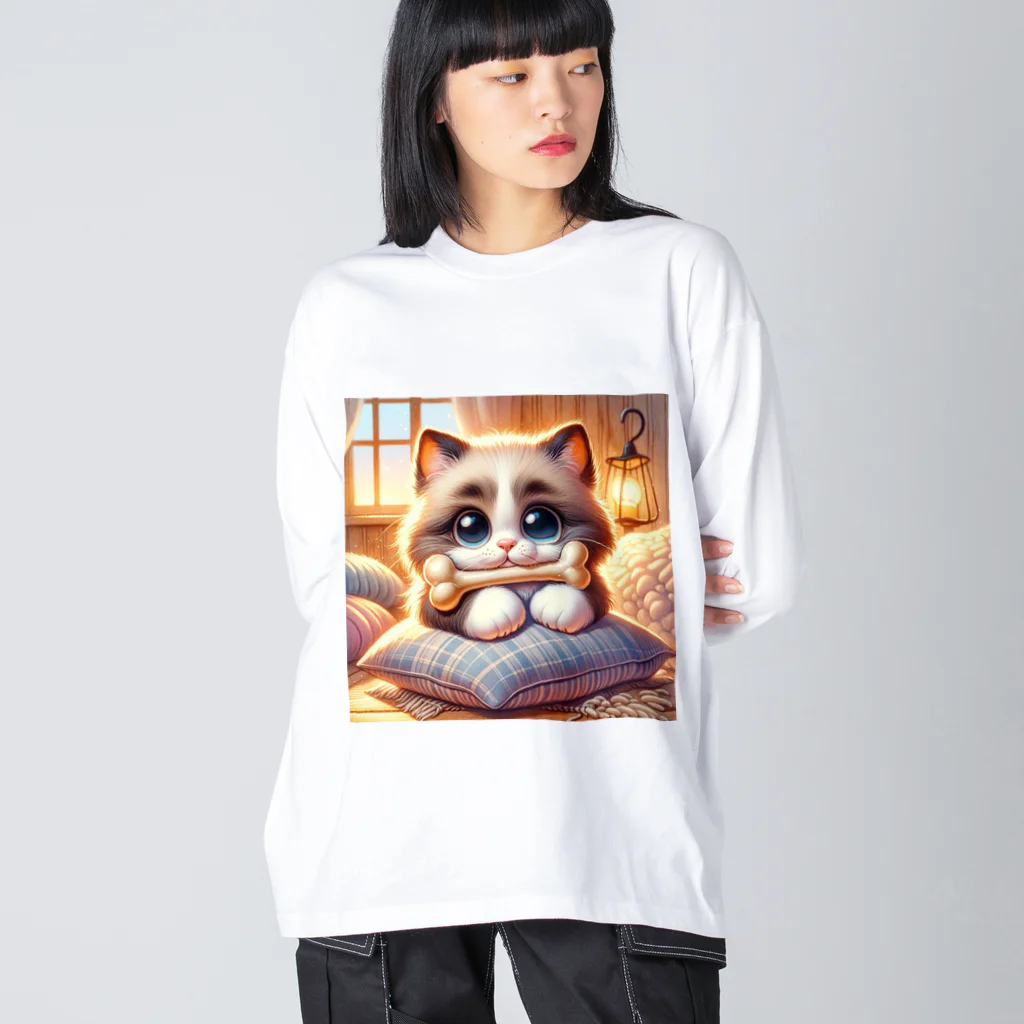 TomaTracksの骨をくわえた猫ちゃん ビッグシルエットロングスリーブTシャツ