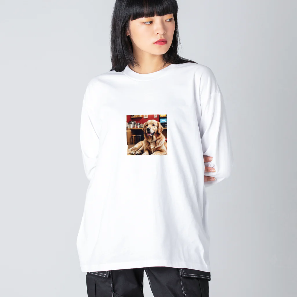 golden99のカフェでリラックスしているゴールデンレトリバー Big Long Sleeve T-Shirt