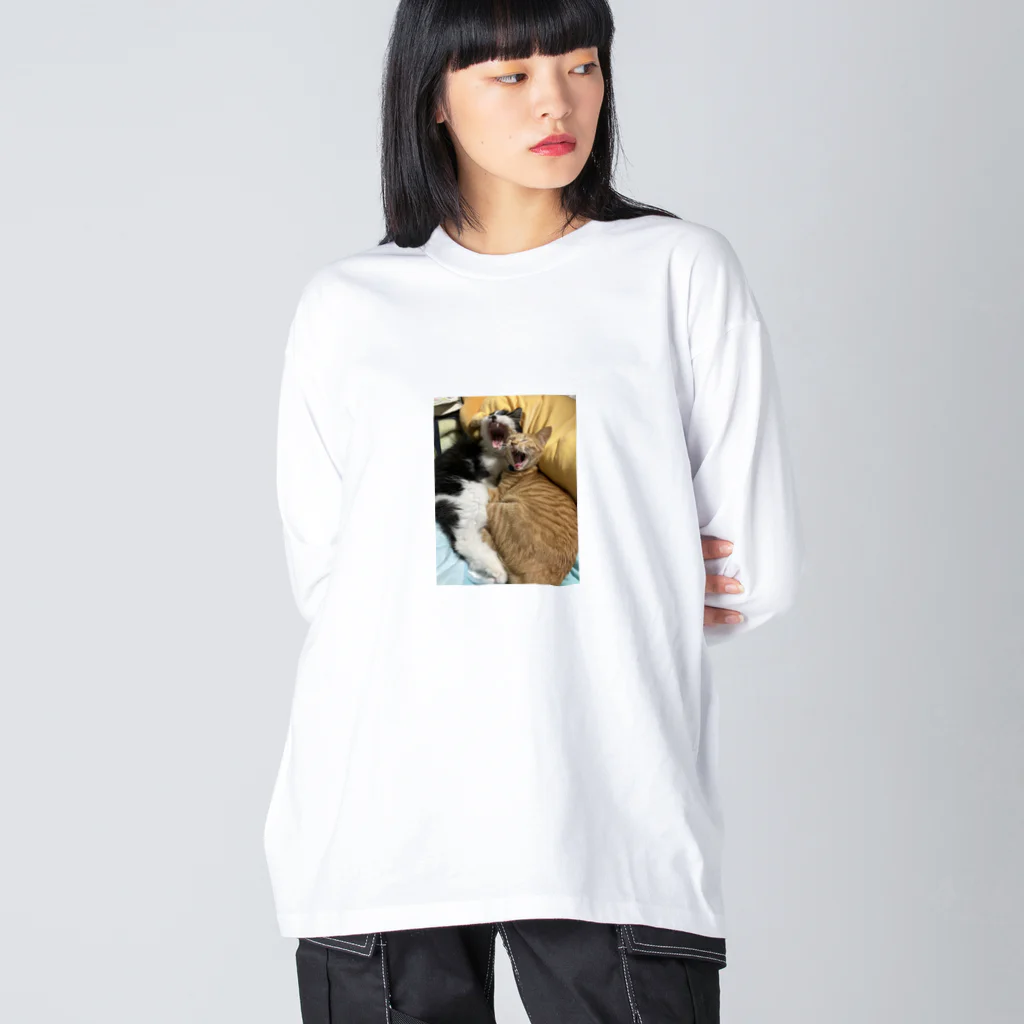 ayamomohidemiのキュートな猫猫あくび ビッグシルエットロングスリーブTシャツ