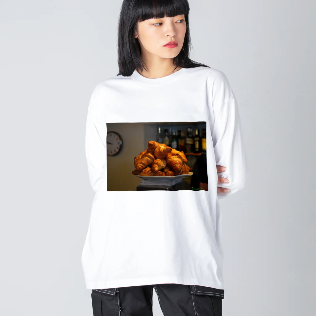 UKOARA THE SHOPのアムステルダムのおいしいクロワッサン ビッグシルエットロングスリーブTシャツ