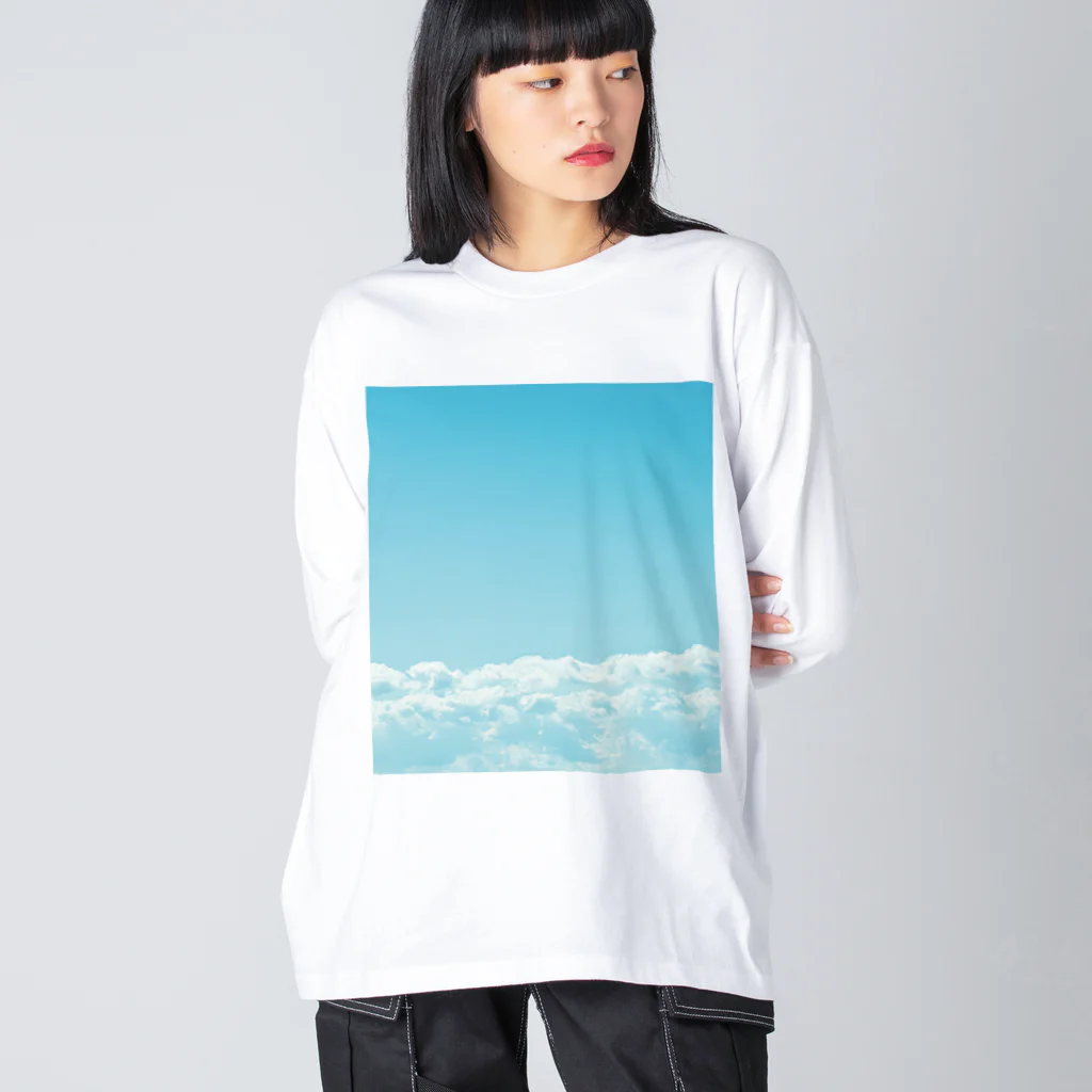 おみつ@くまこ堂🐻の窓からくまこ―青空と雲編 ビッグシルエットロングスリーブTシャツ
