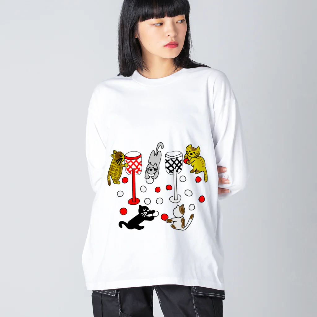 それいゆのねこ猫運動会（玉入れ） ビッグシルエットロングスリーブTシャツ