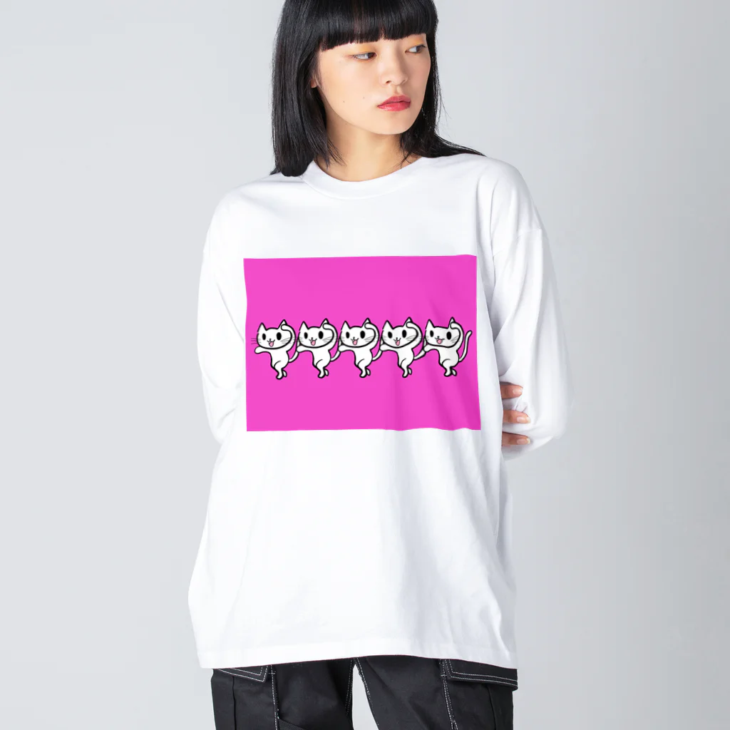 ユウコ∞ナカムラのショップの踊るネコネコシリーズ（白ネコ×ビビッドピンク） ビッグシルエットロングスリーブTシャツ