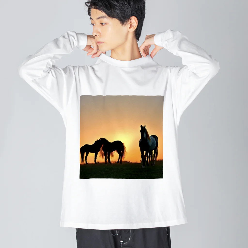 宇宙開発デザイン科の夕陽の中の馬 Big Long Sleeve T-Shirt