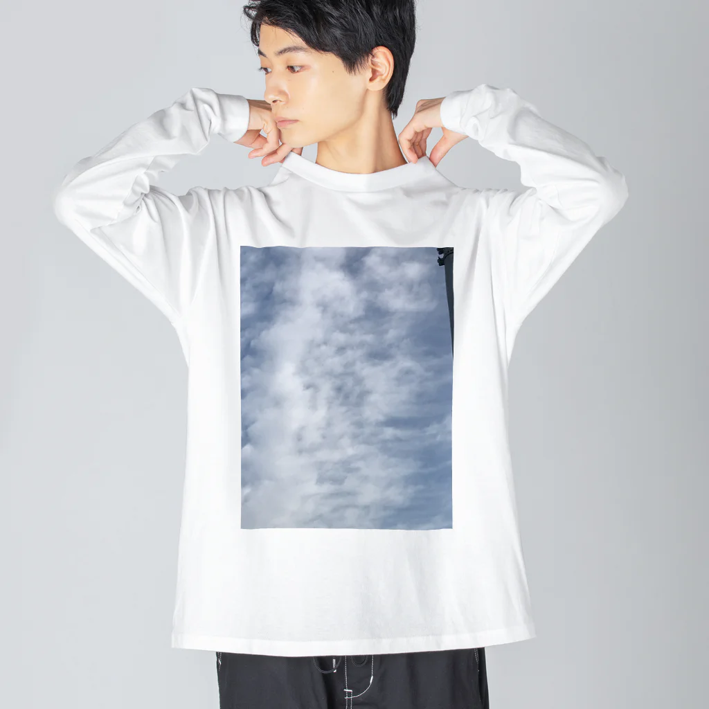 奈樹(なな)の2023年12月　空 ビッグシルエットロングスリーブTシャツ