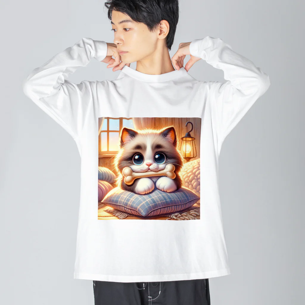 TomaTracksの骨をくわえた猫ちゃん ビッグシルエットロングスリーブTシャツ