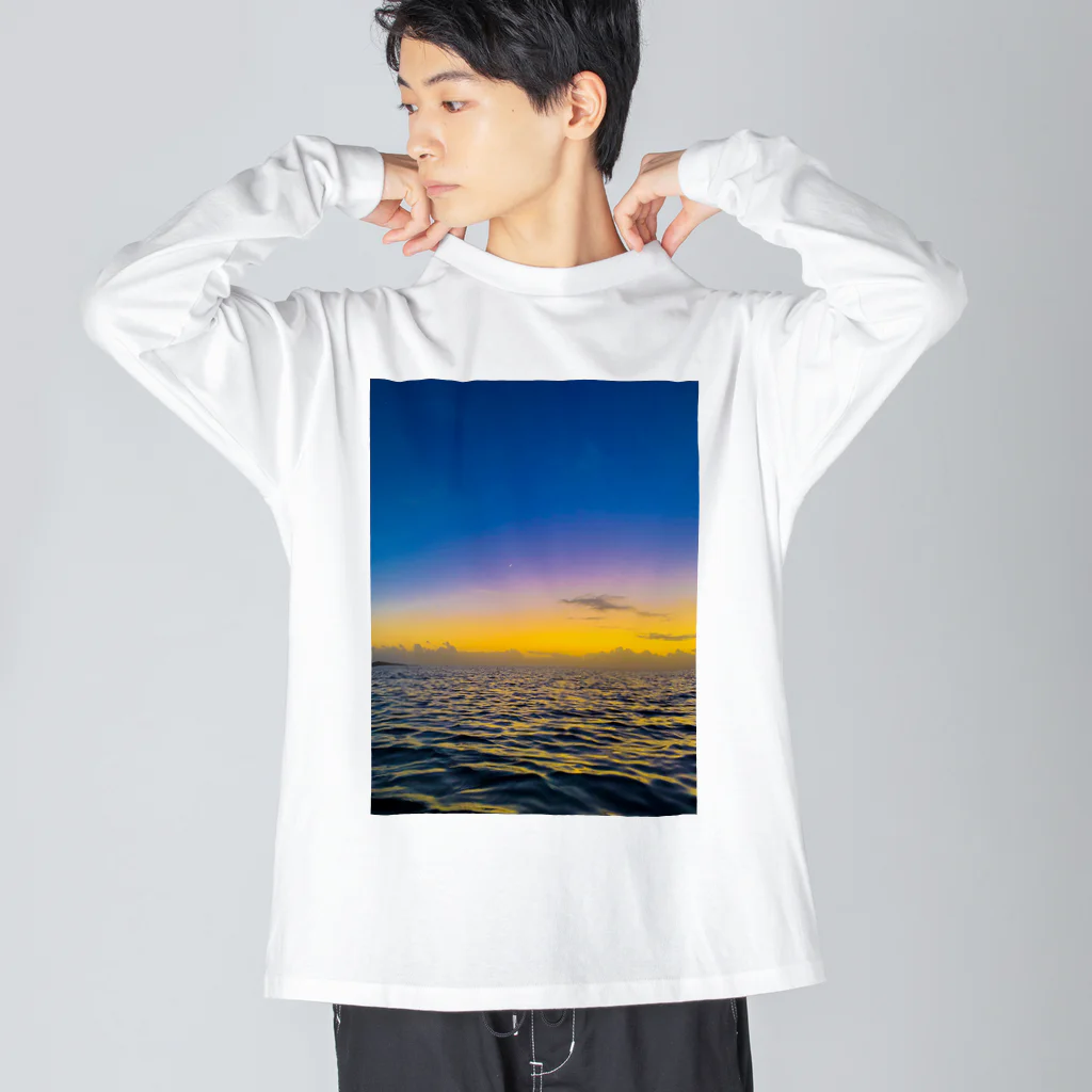 mizuphoto galleryのNight to the crescent moon ビッグシルエットロングスリーブTシャツ