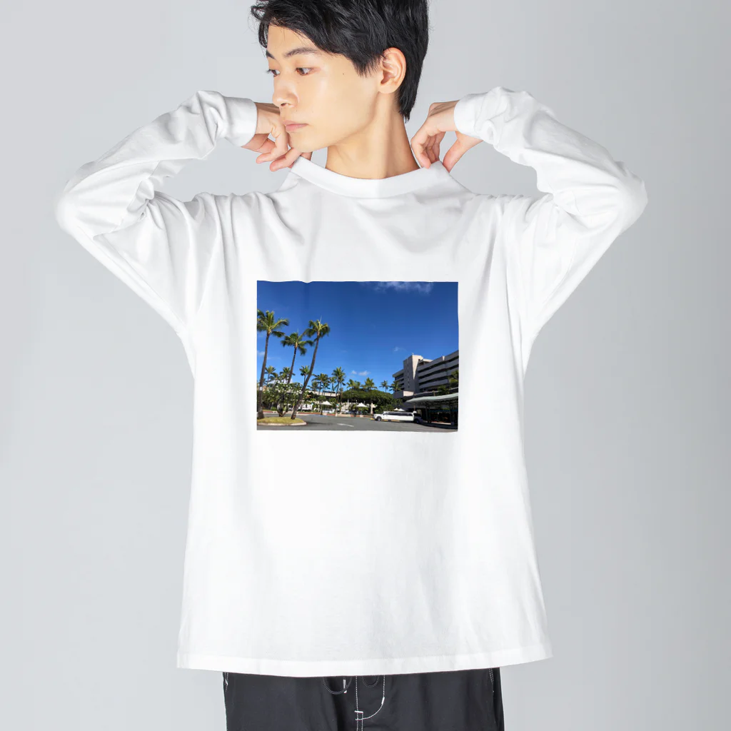 kazuminのBlue sky Big Long Sleeve T-Shirt
