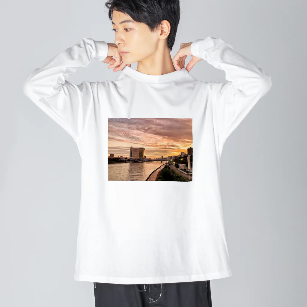 たつみの部屋のふと立ち寄った街並み Big Long Sleeve T-Shirt