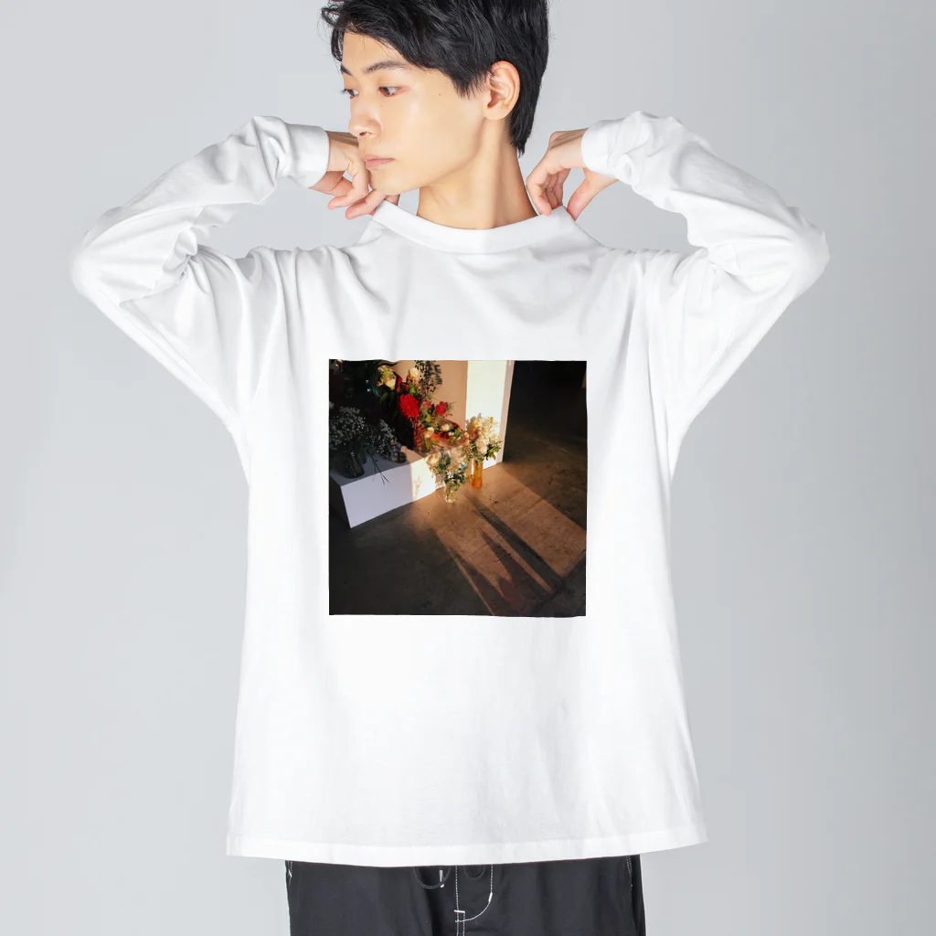 MONETのFLOWERS ビッグシルエットロングスリーブTシャツ