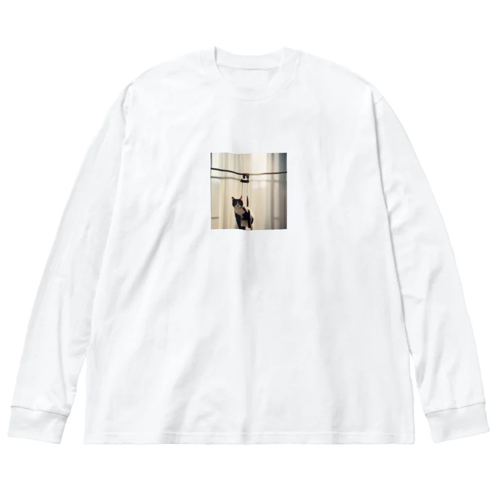 SaltyCookie Design Worksのハンガーにぶら下がっているネコ[カラー] Big Long Sleeve T-Shirt