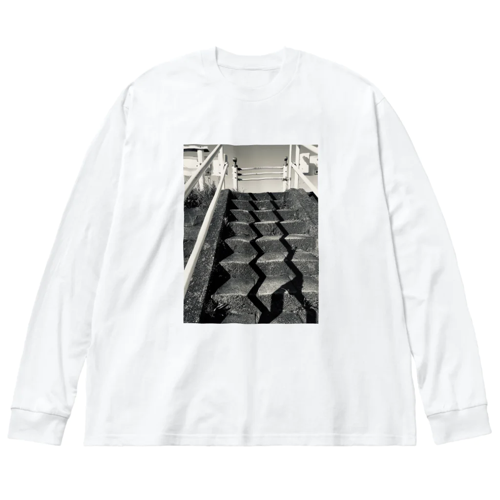 俺、本田の階段のかげ Big Long Sleeve T-Shirt