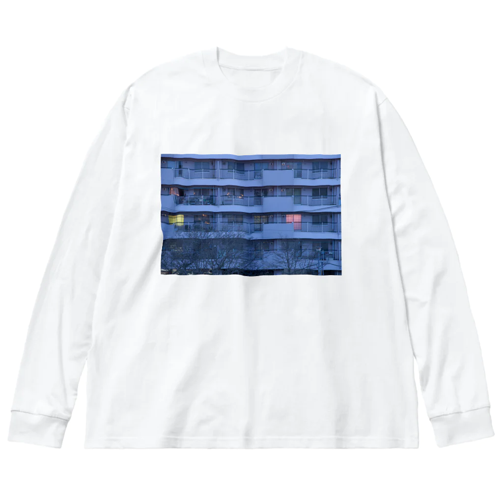 豆乳ラテのアパートの壁（夜） Big Long Sleeve T-Shirt