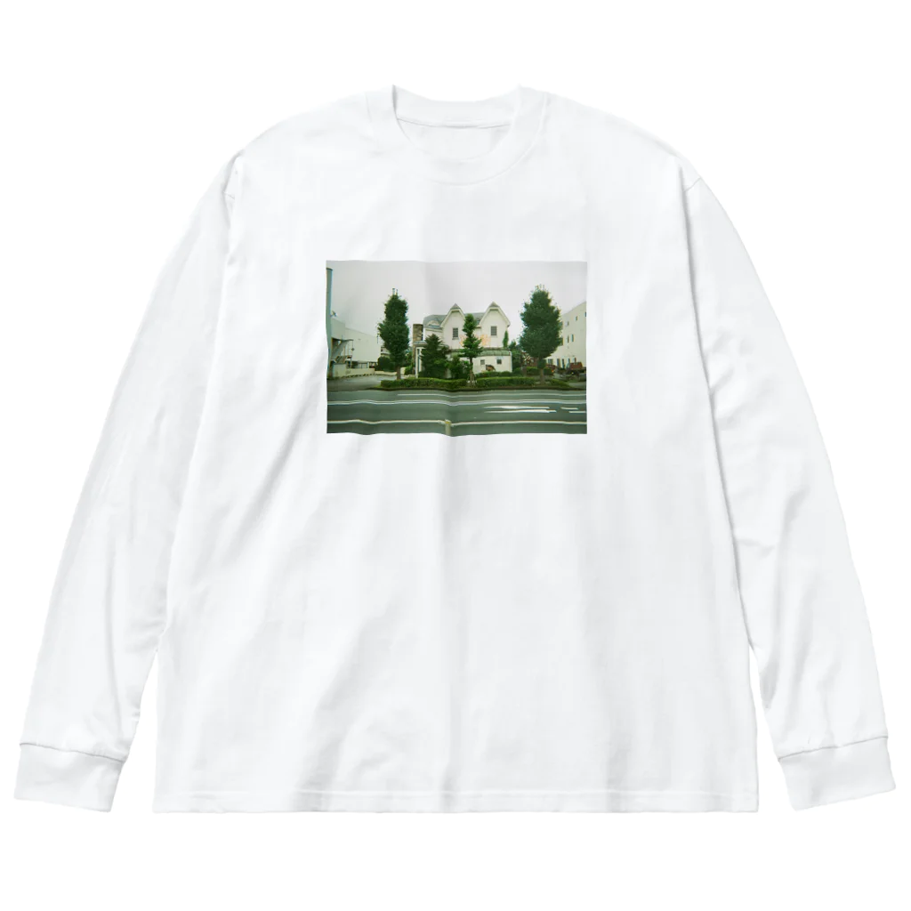 チルTショップの国道沿いの緑の家 Big Long Sleeve T-Shirt