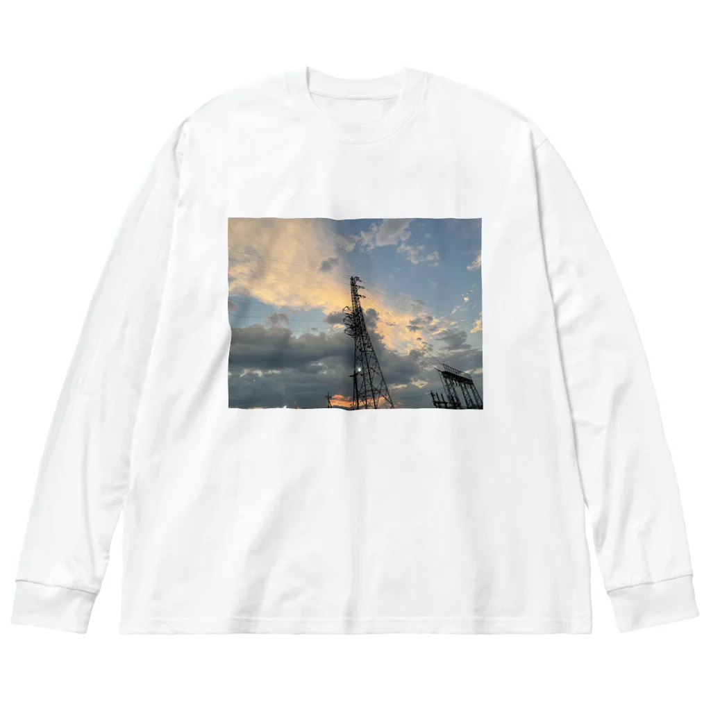 Aki’s design shopの(セール中)Sunset over the tower Big Long Sleeve T-Shirt