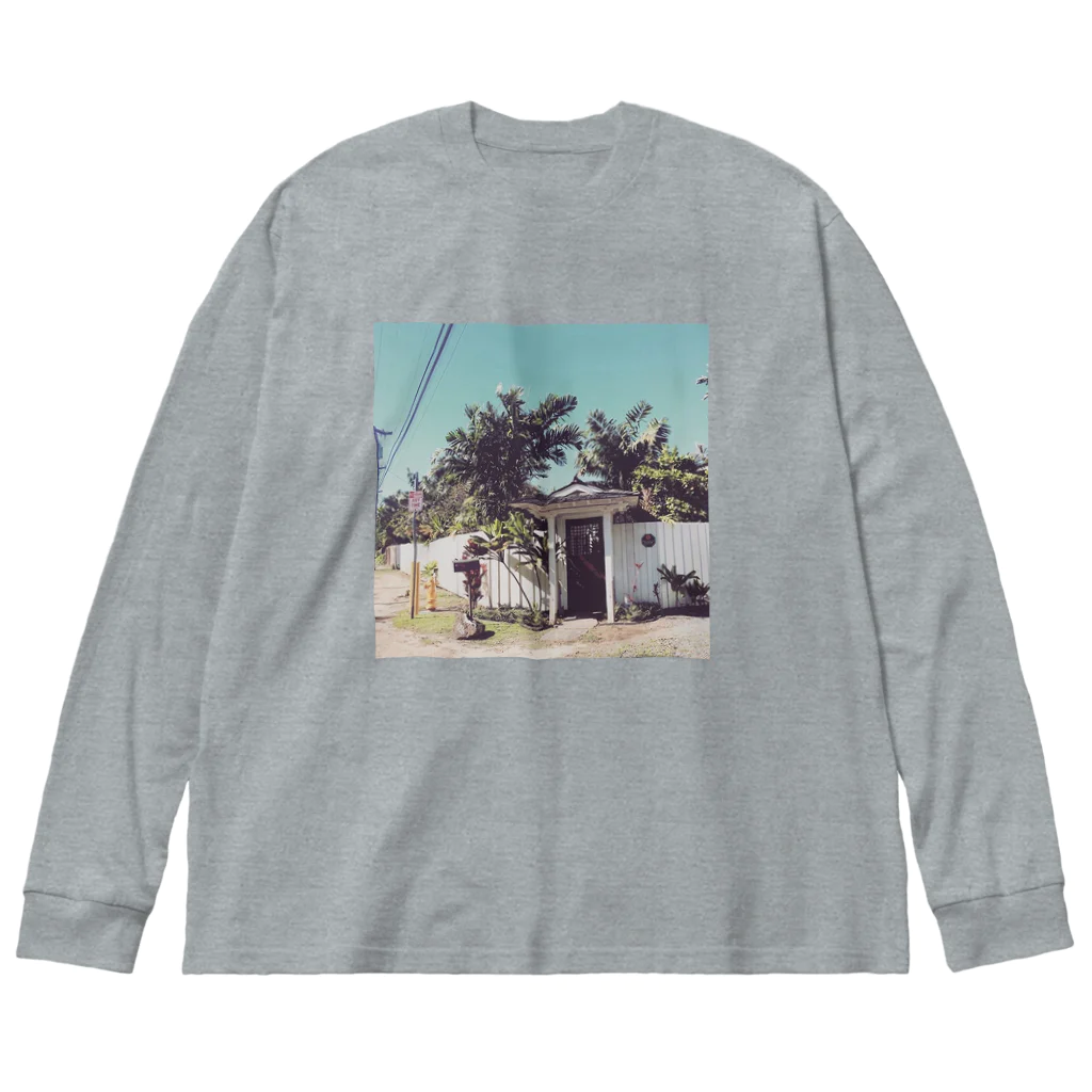 cocomane.artのビーチサイドハウス Big Long Sleeve T-Shirt