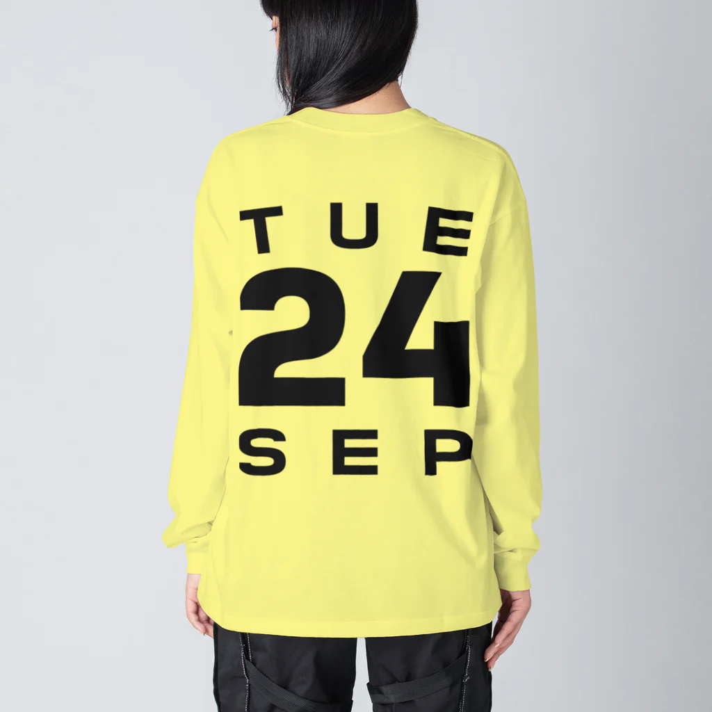 XlebreknitのTuesday, 24th September Big Long Sleeve T-Shirt