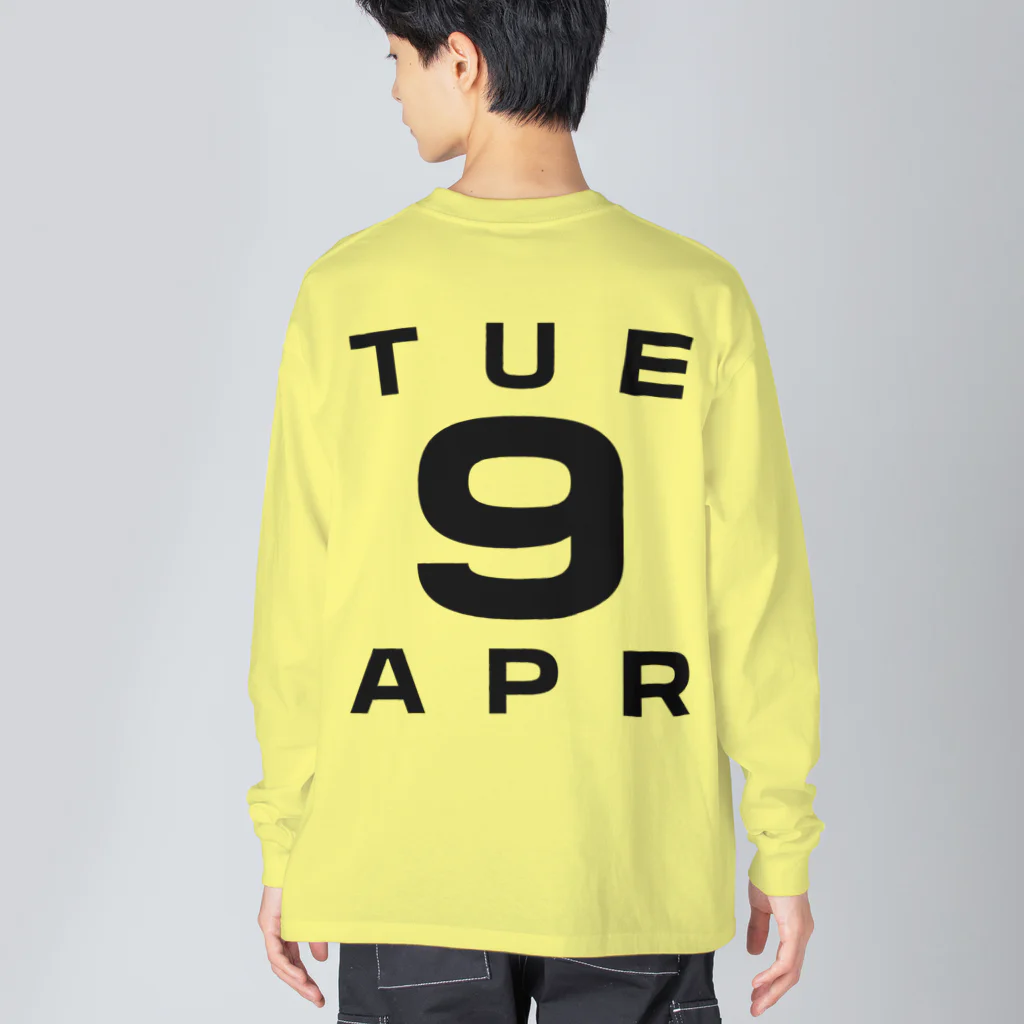 XlebreknitのTuesday, 9th April Big Long Sleeve T-Shirt