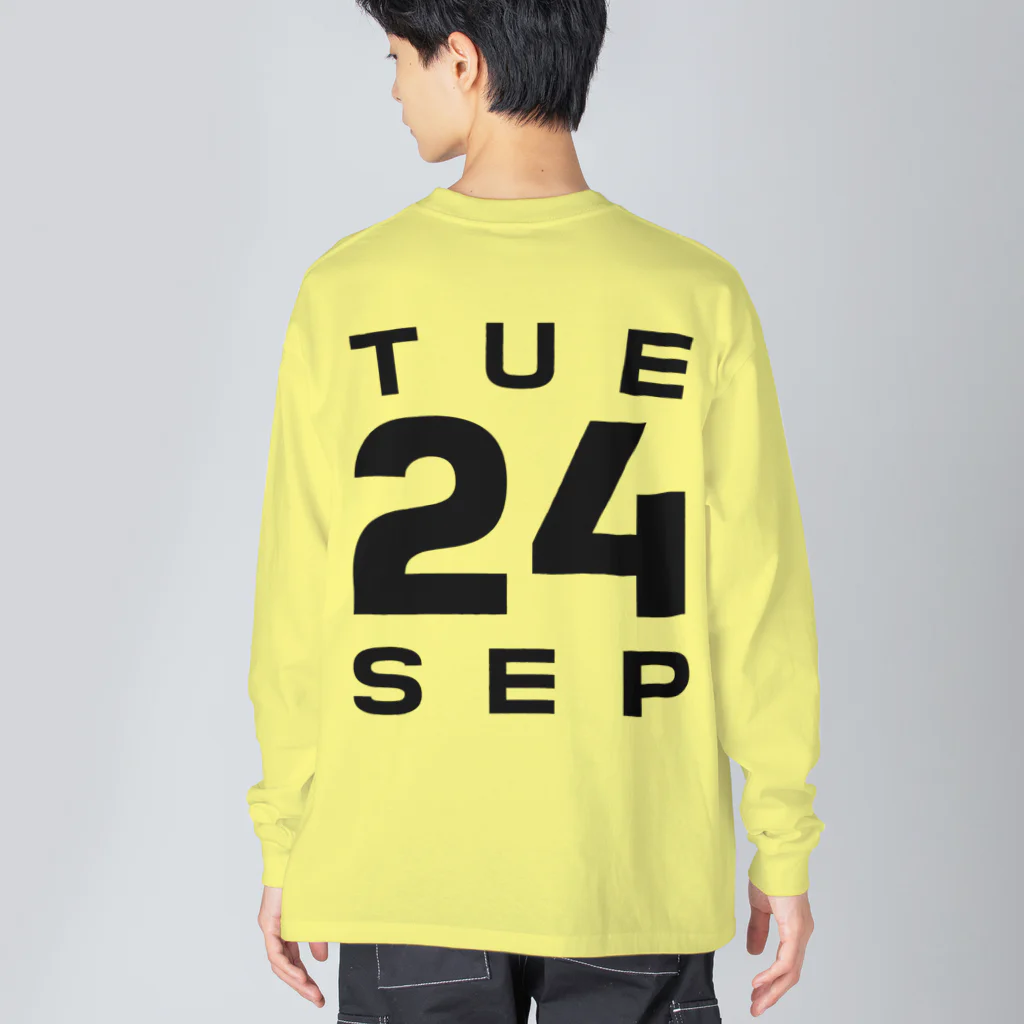 XlebreknitのTuesday, 24th September Big Long Sleeve T-Shirt