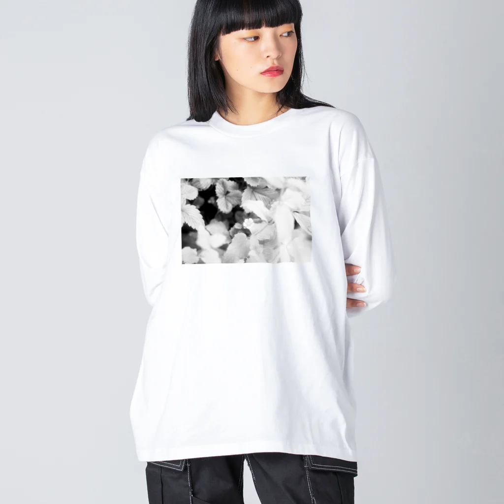 akane_art（茜音工房）のモノクロフラワー（野いちご） Big Long Sleeve T-Shirt