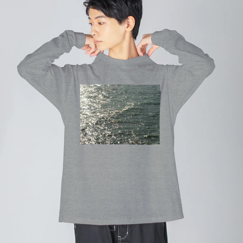 空屋　sorayakusakaの201410241247000 　海面は燻し銀 Big Long Sleeve T-Shirt