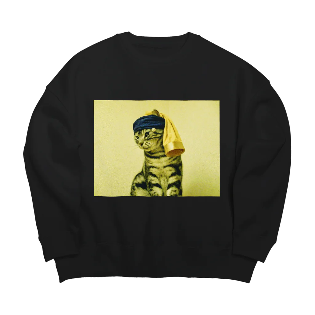 ぐうライショップの真珠の耳飾りの猫 Big Crew Neck Sweatshirt