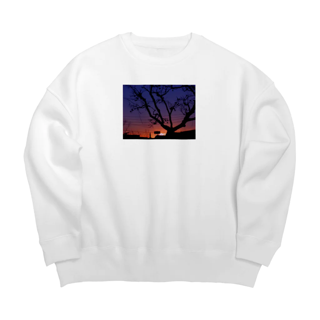 zzmatsudaの夕焼けと柿の木のトワイライト Big Crew Neck Sweatshirt