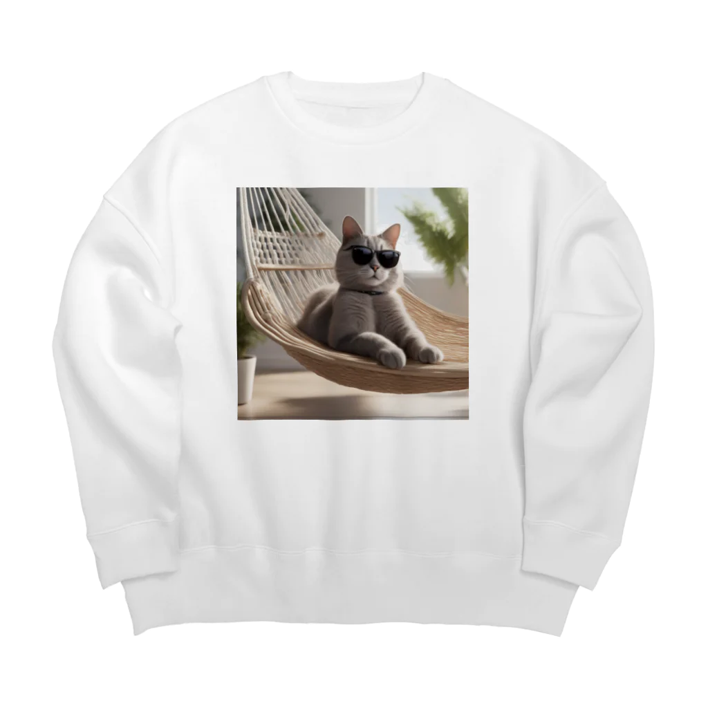 ryusky_333のサングラスをかけている猫がハンモックでくつろいでいる。 Big Crew Neck Sweatshirt