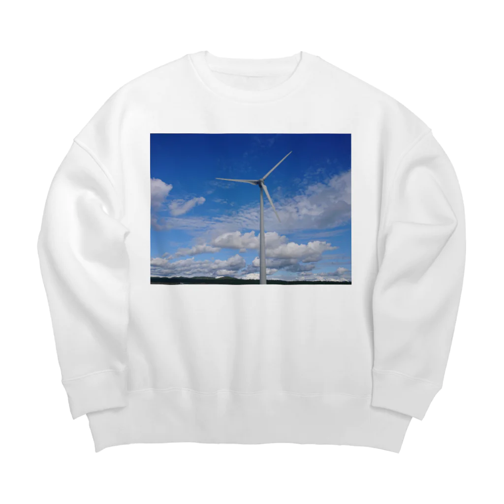 渡部　擁介の青い空と風車 Big Crew Neck Sweatshirt