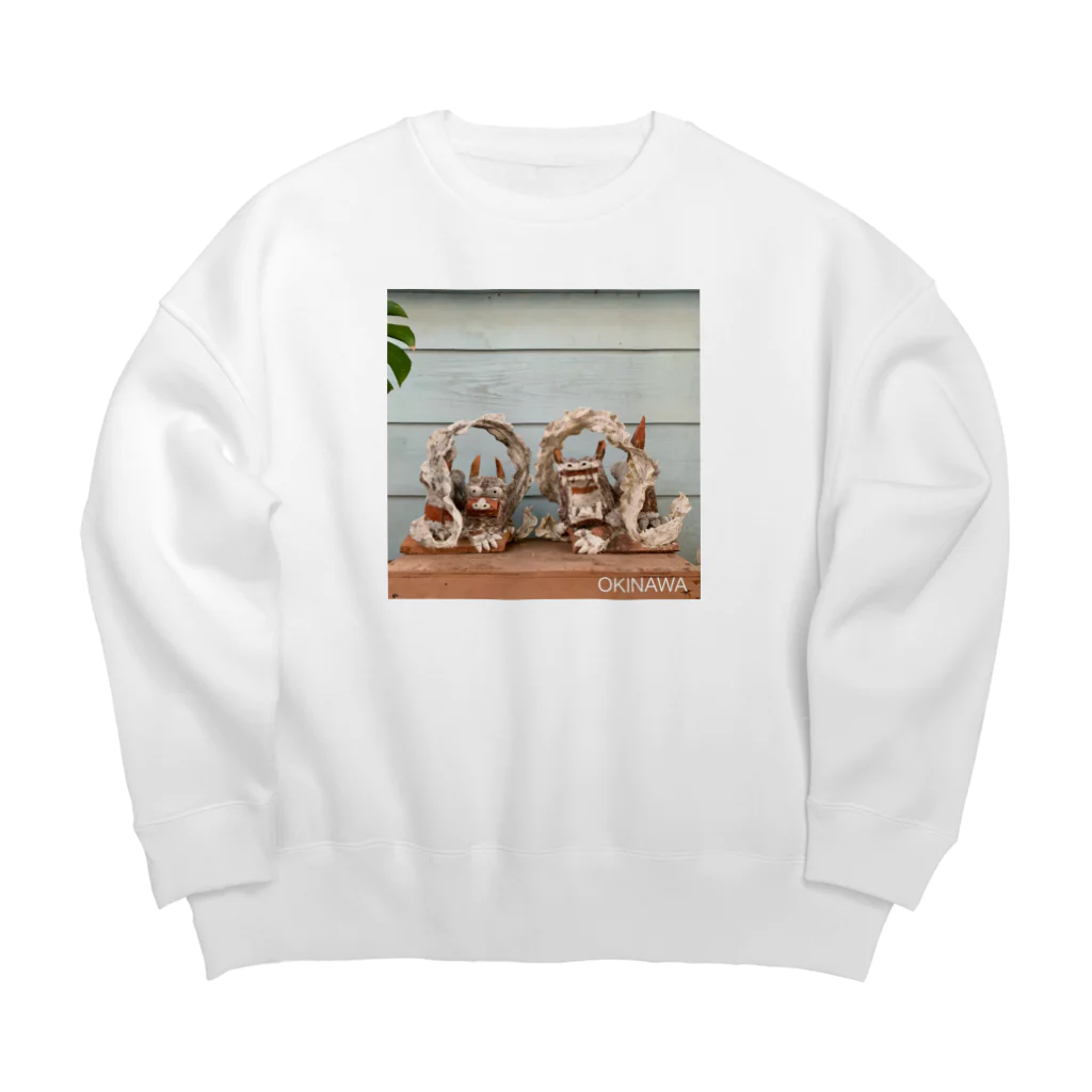 sisyの阿吽の呼吸シーサー Big Crew Neck Sweatshirt