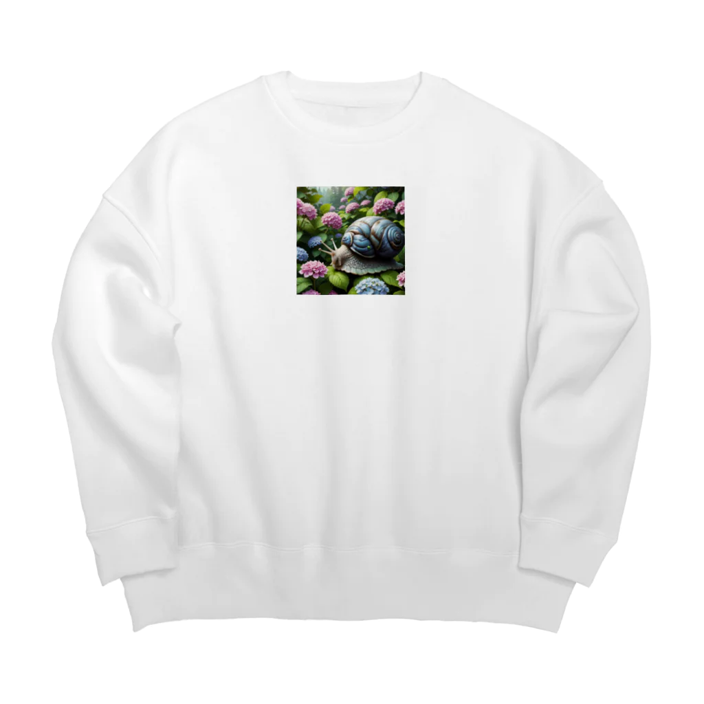 Sunbathingのアジサイの花の下を移動するカタツムリ Big Crew Neck Sweatshirt