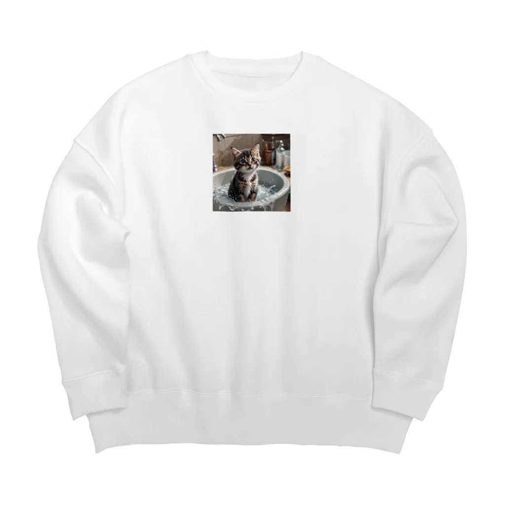 森の雑貨屋の洗面器で遊んでいる子猫 Big Crew Neck Sweatshirt