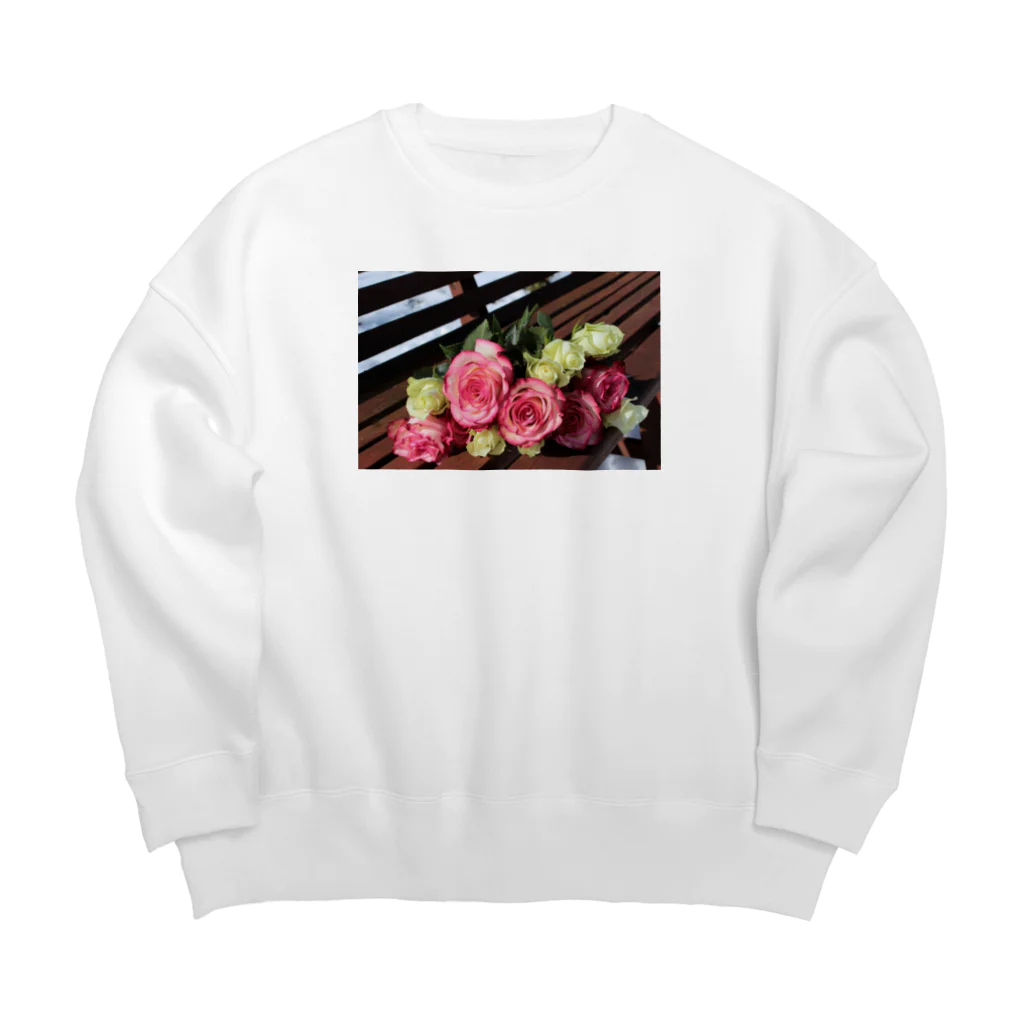 鈴屋の気まぐれ品の黄色の薔薇は金運アップの花 Big Crew Neck Sweatshirt