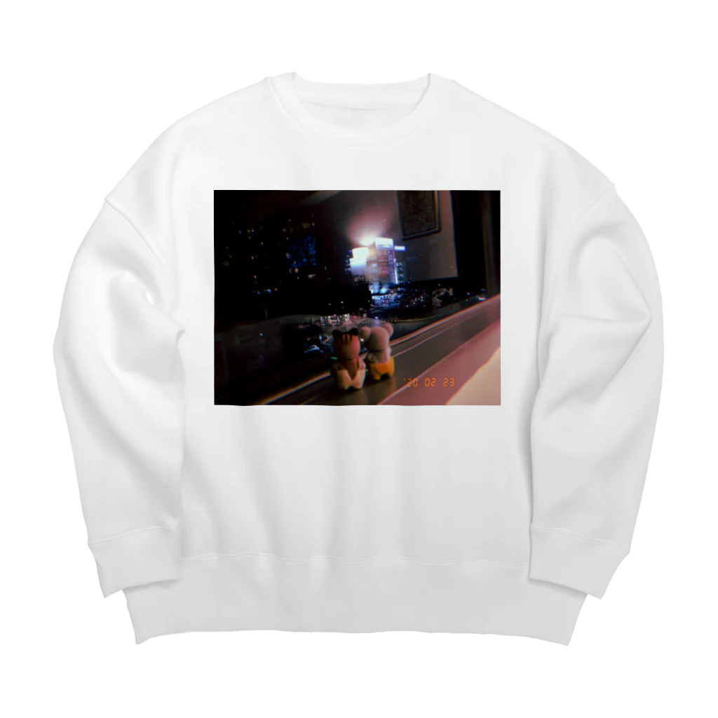 見習いのたいわんばにあ Big Crew Neck Sweatshirt