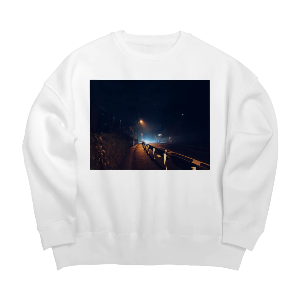 おおかみ商店の夜道のフォト Big Crew Neck Sweatshirt