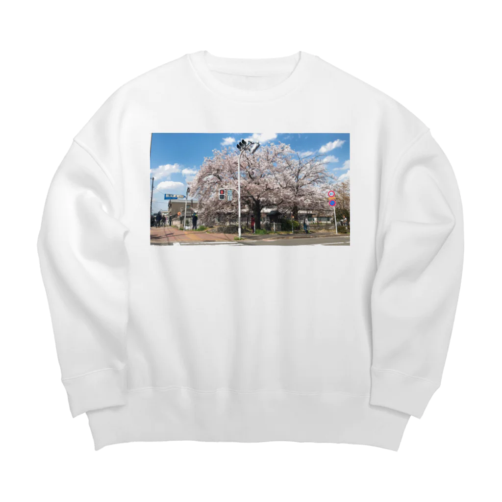 kyotomatoのまぶしい京都の春 Big Crew Neck Sweatshirt