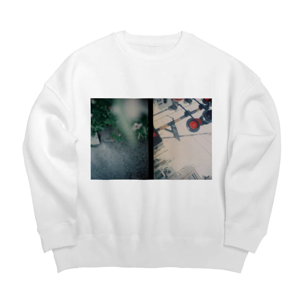 アポミのフィルム館のフィルム写真プリント Big Crew Neck Sweatshirt