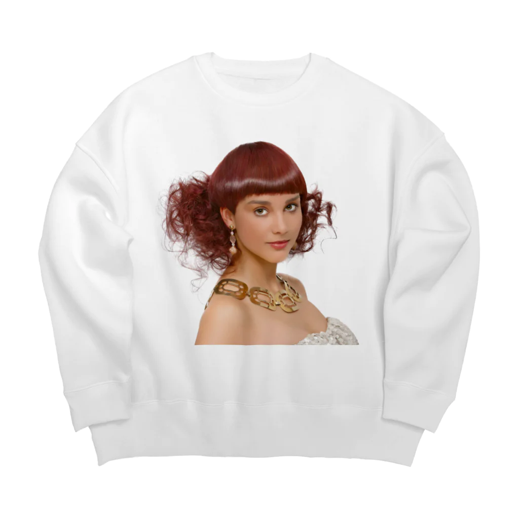 Fred Horstmanの巻き毛と濃い茶色の目を持つ美しい女性。 Big Crew Neck Sweatshirt