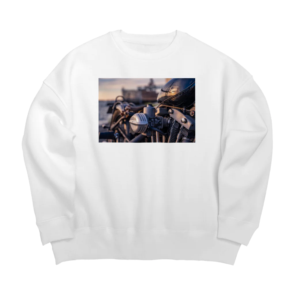 takashikickの夕日が映るバイク Big Crew Neck Sweatshirt