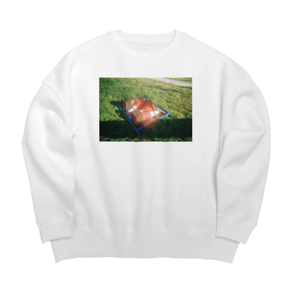 塩昆布🌊ストアーの陽だまりの三角コーン Big Crew Neck Sweatshirt