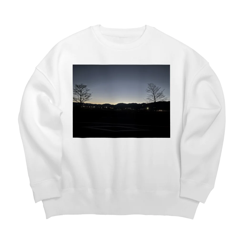 2929gawDesignShop358のEarly winter sunrise Big Crew Neck Sweatshirt